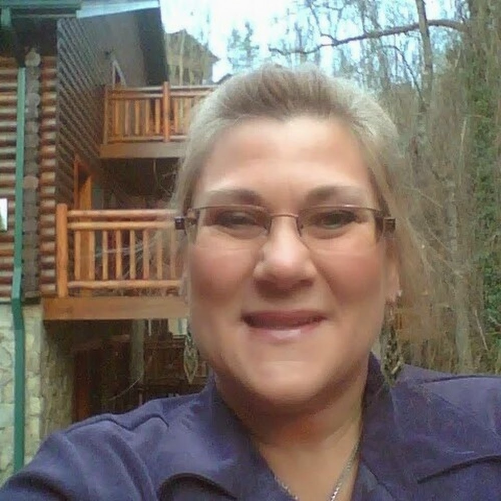 Meet your Posher, Kareen